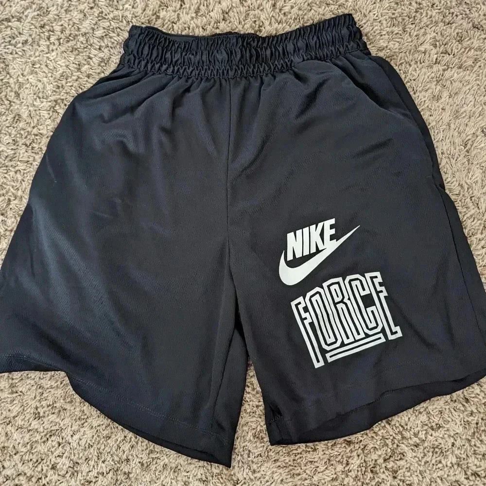 NIKE SHORTS